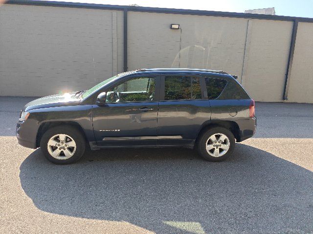 Used 2014 Jeep Compass Sport w/ Power Value Group FWD image 5