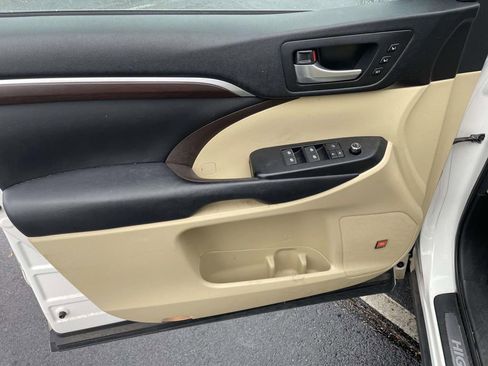 Used 2016 Toyota Highlander Limited image 27