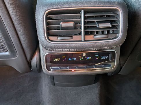 Used 2025 Mercedes-Benz GLS 450 4MATIC image 31