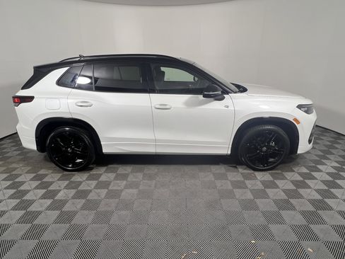 Used 2026 Volkswagen Tiguan SE R-Line FWD image 6