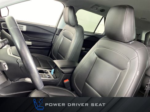 Used 2022 Ford Explorer XLT w/ Equipment Group 202A image 16