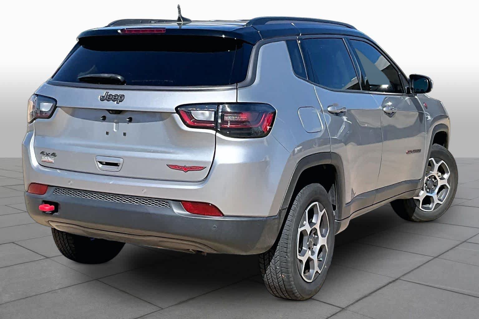 Used 2022 Jeep Compass Trailhawk w/ Trailhawk Elite Group AWD/4WD image 13