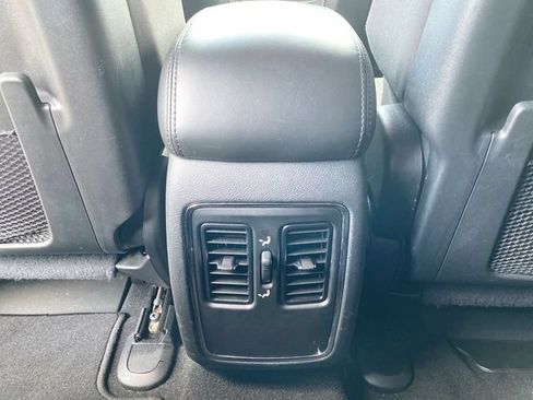 Used 2020 Jeep Grand Cherokee Laredo RWD image 20