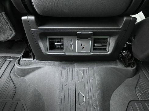 New 2026 GMC Sierra 1500 SLE image 17