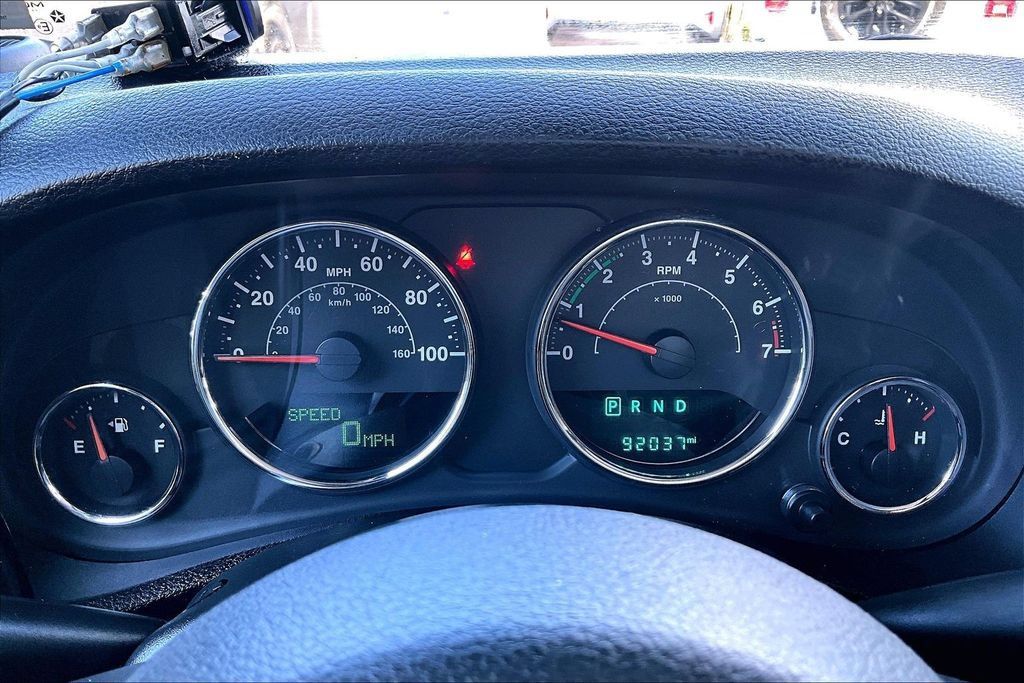 Used 2017 Jeep Wrangler Sport w/ Connectivity Group AWD/4WD image 13