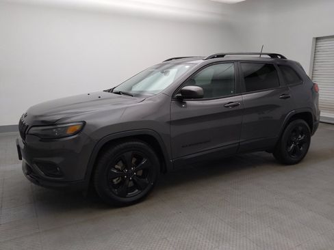 Used 2020 Jeep Cherokee Latitude Plus FWD image 2