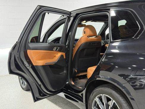 Used 2022 BMW X5 xDrive40i w/ M Sport Package AWD/4WD image 59