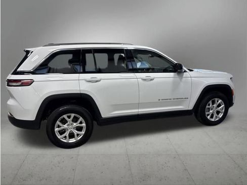Used 2023 Jeep Grand Cherokee Limited AWD/4WD image 6