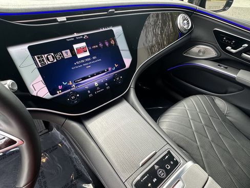 Certified 2023 Mercedes-Benz EQS 580 4MATIC Sedan image 31