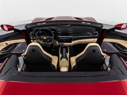 Certified 2019 Ferrari Portofino image 22