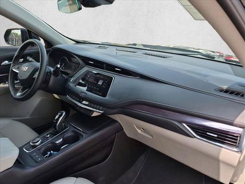 Used 2023 Cadillac XT4 Luxury FWD image 23