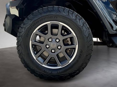 Used 2020 Jeep Gladiator Overland w/ LED Lighting Group image 39