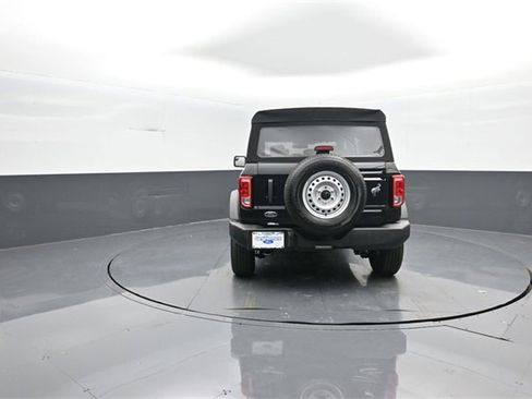 New 2025 Ford Bronco Base image 6