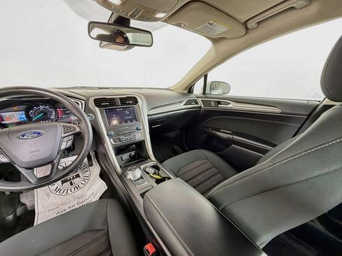 Used 2019 Ford Fusion SE AWD/4WD image 21