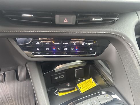 Used 2023 Buick Envision Essence AWD/4WD image 25