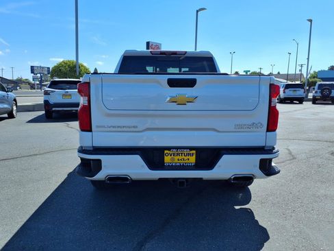 Used 2022 Chevrolet Silverado 1500 High Country w/ Technology Package image 7