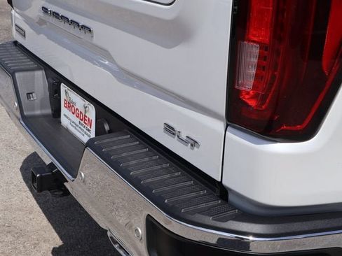 Used 2023 GMC Sierra 1500 SLT w/ SLT Premium Plus Package AWD/4WD image 11