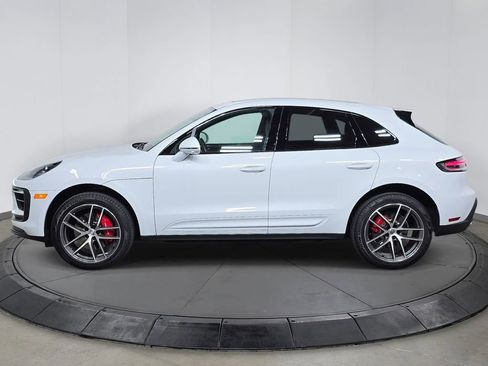 Certified 2024 Porsche Macan S AWD/4WD image 2