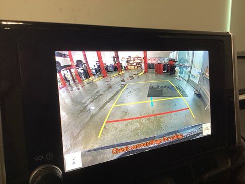 Used 2025 Toyota RAV4 XLE w/ Convenience Package image 16