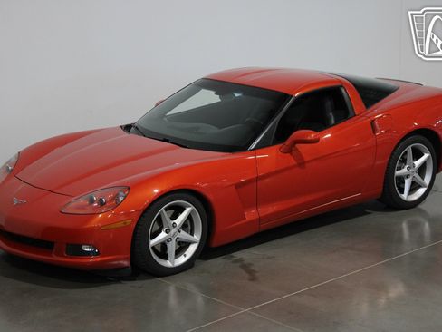 Used 2011 Chevrolet Corvette Coupe w/ 1LT image 13