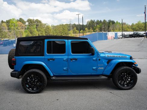 Used 2022 Jeep Wrangler Unlimited Sahara w/ Cold Weather Group AWD/4WD image 11