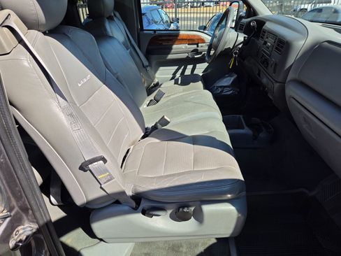 Used 2002 Ford F250 Lariat image 12