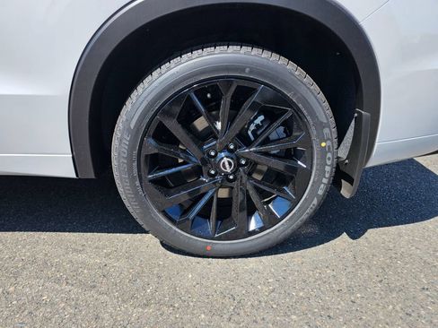 New 2026 Nissan Rogue Platinum AWD/4WD image 9