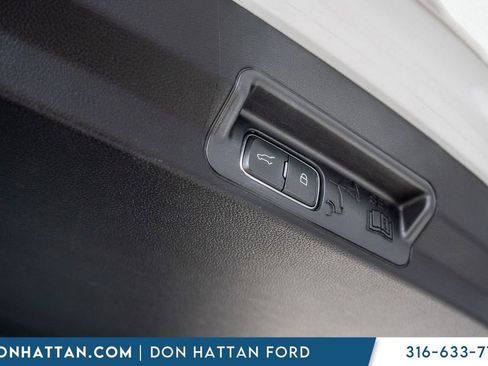 Used 2020 Ford Explorer XLT w/ Equipment Group 202A image 31