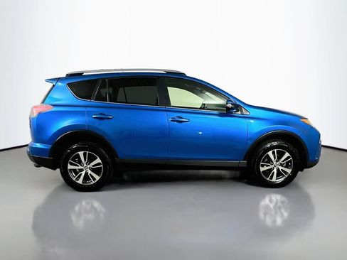 Used 2018 Toyota RAV4 XLE FWD image 9