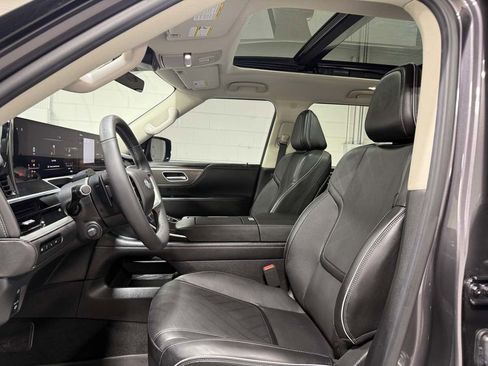 Used 2025 INFINITI QX80 Luxe image 16