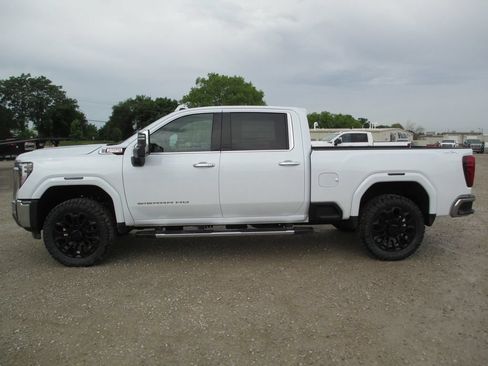 New 2026 GMC Sierra 2500 SLT w/ SLT Premium Package AWD/4WD image 10
