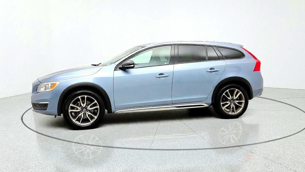 Used 2018 Volvo V60 T5 Cross Country w/ Convenience Package AWD/4WD image 8