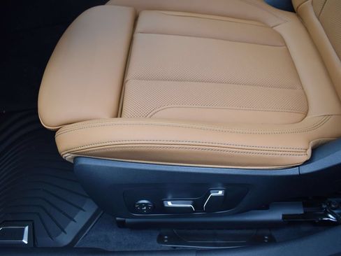 Used 2026 BMW 330i Sedan w/ M Sport Package RWD image 13