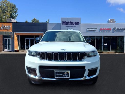 Used 2023 Jeep Grand Cherokee L Limited AWD/4WD image 11