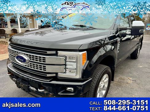 Used 2017 Ford F350 Platinum image 1