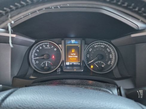 Used 2022 Toyota Tacoma TRD Sport w/ Technology Package AWD/4WD image 10