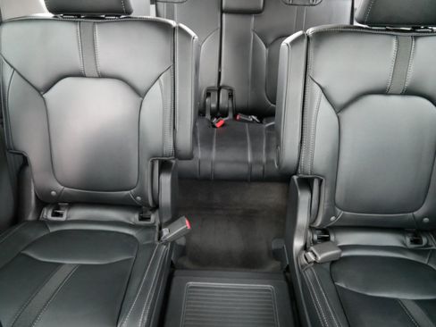 Used 2024 Honda Pilot EX-L image 13