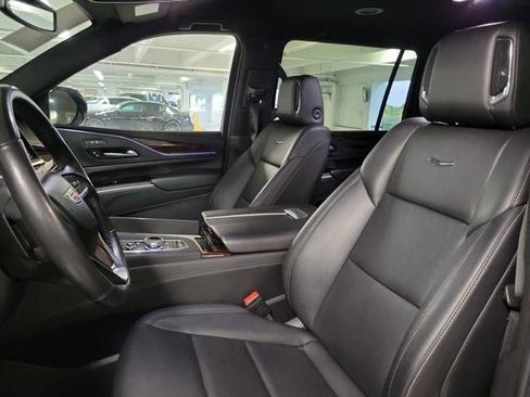 Certified 2024 Cadillac Escalade ESV Luxury image 11