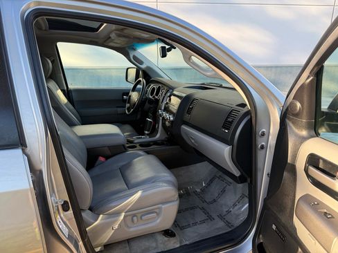Used 2010 Toyota Sequoia Limited AWD/4WD image 27
