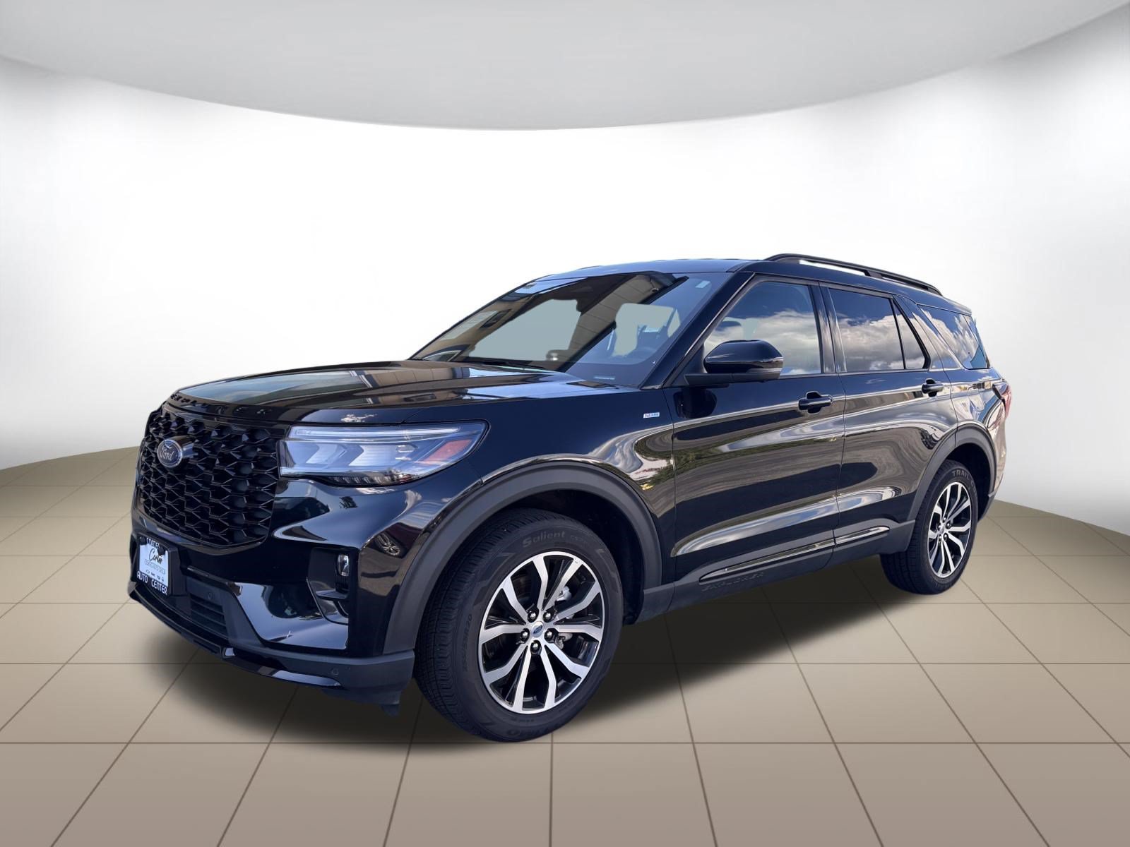 Used 2025 Ford Explorer ST-Line AWD/4WD image 3