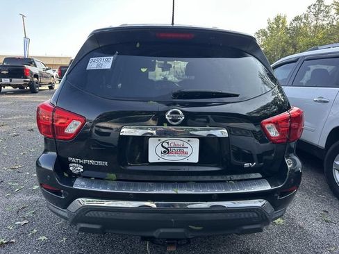 Used 2017 Nissan Pathfinder SV FWD image 4