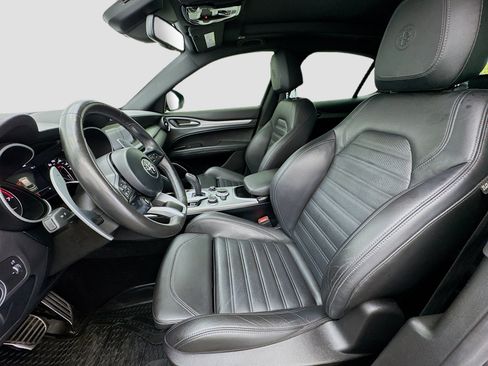 Used 2022 Alfa Romeo Stelvio Veloce AWD/4WD image 13