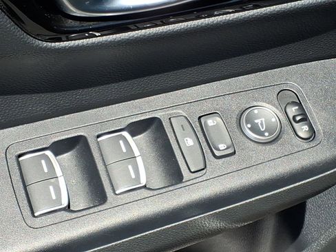 Used 2025 Honda CR-V EX-L image 15