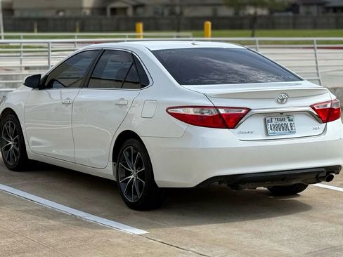 Used 2015 Toyota Camry XSE w/ Moonroof Package FWD image 6