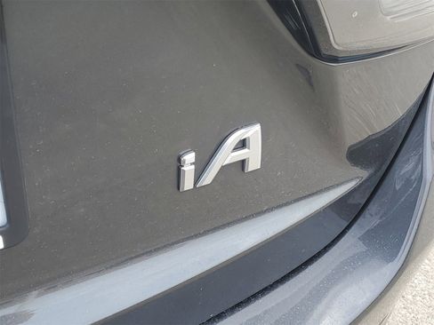 Used 2017 Toyota Yaris iA image 7