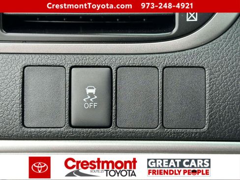 Used 2013 Toyota Camry XLE w/ Leather Pkg image 19