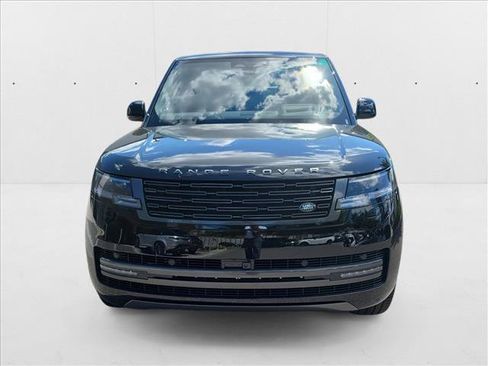 New 2025 Land Rover Range Rover Long Wheelbase SE image 2