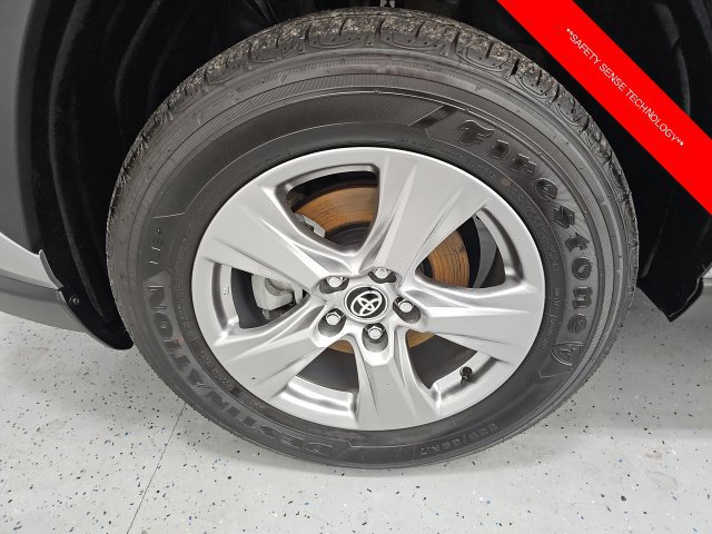 Certified 2025 Toyota RAV4 LE AWD/4WD image 10