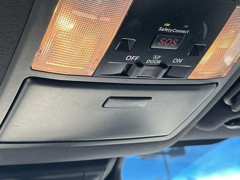Used 2021 Lexus GX 460 Luxury w/ Accessory Package AWD/4WD image 41