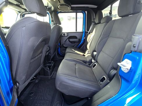 Used 2022 Jeep Gladiator Sport image 10